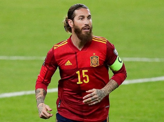 Sergio Ramos tuyên bố giã từ đội tuyển Tây Ban Nha