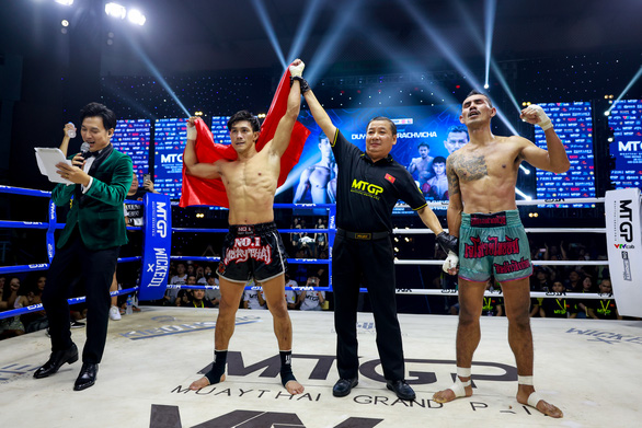 “Độc cô cầu bại” Nguyễn Trần Duy Nhất tiếp tục giành chiến thắng ở Muay Thái